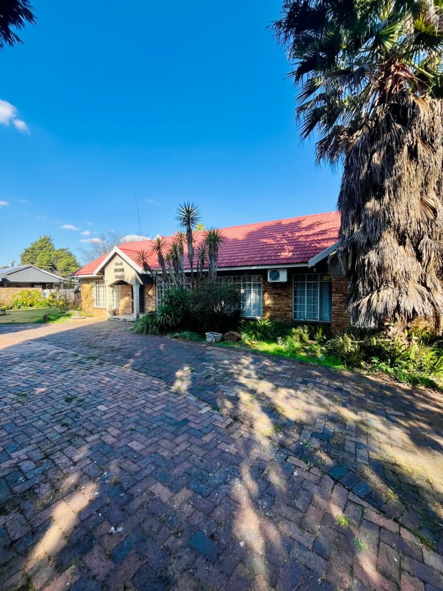 4 Bedroom Property for Sale in Flamwood North West